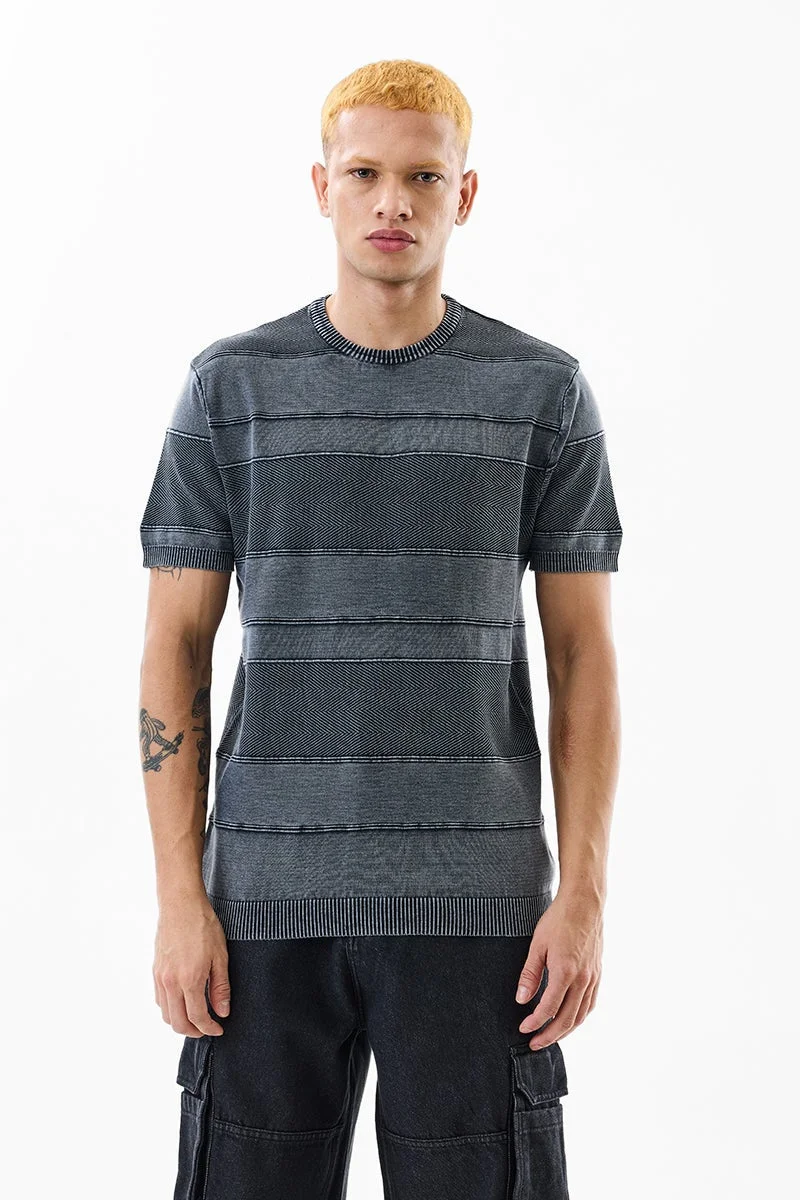 سنيتش تيشيرت قطن % بقصة ضيقة ونقوش